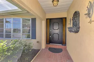 1290 Lakeside Dr, Venice, FL 34293 - Photo 4