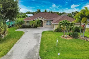 138 Broadmoor Ln, Rotonda West, FL 33947 - Photo 4