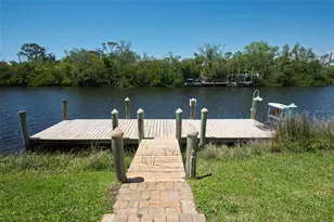 880 Lemon Bay Dr, Venice, FL 34293 - Photo 8