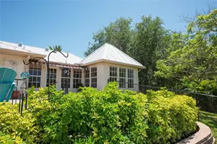 880 Lemon Bay Dr, Venice, FL 34293 - Photo 18
