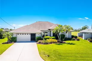 28 Medalist Ct, Rotonda West, FL 33947 - Photo 2