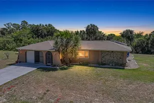 1614 Viscaya Dr, Port Charlotte, FL 33952 - Photo 2