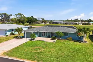 11 Oakland Hills Ct, Rotonda West, FL 33947 - Photo 2