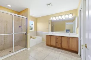 11743 Tempest Harbor Loop, Venice, FL 34292 - Photo 4