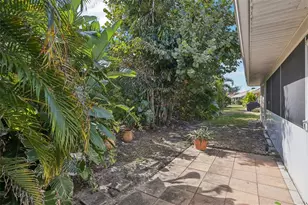 8373 Pondview Ln, Englewood, FL 34224 - Photo 46