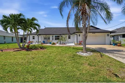 256 Mark Twain Lane, Rotonda West, FL 33947 - Photo 1