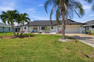 256 Mark Twain Ln, Rotonda West, FL 33947 - Photo 1