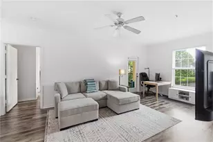 10201 Courtney Palms Blvd, Tampa, FL 33619 - Photo 4