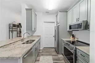 10201 Courtney Palms Blvd, Tampa, FL 33619 - Photo 10