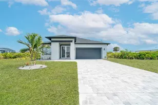 384 Baytree Dr, Rotonda West, FL 33947 - Photo 12