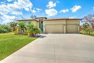 199 Brig Cir W, Placida, FL 33946 - Photo 2