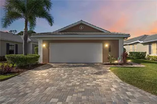 11045 Barnsley Dr, Venice, FL 34293 - Photo 2