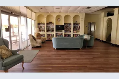 4750 Cove Circle #706, Saint Petersburg, FL 33708 - Photo 20