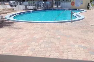 4750 Cove Cir, Saint Petersburg, FL 33708 - Photo 26