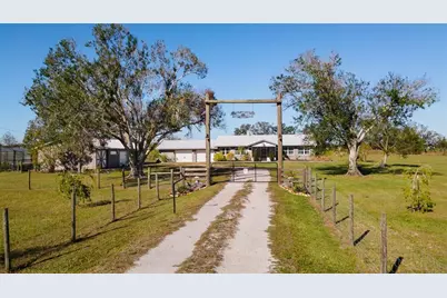 2222 SE McClelland Drive, Arcadia, FL 34266 - Photo 2