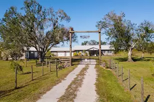 2222 SE McClelland Dr, Arcadia, FL 34266 - Photo 2