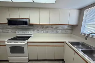 255 Fenwick Dr, Venice, FL 34285 - Photo 6