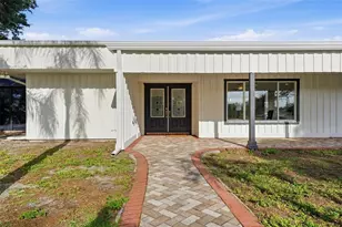 2180 W Dolphin Dr, Englewood, FL 34223 - Photo 2