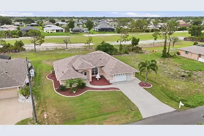 82 Pinehurst Place, Rotonda West, FL 33947 - Photo 2