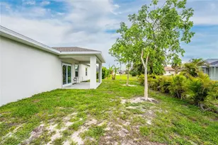 105 Cottage Pl, Rotonda West, FL 33947 - Photo 32