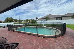 1923 SE 26th St, Cape Coral, FL 33904 - Photo 12