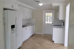 161 Virginia Ct, Englewood, FL 34223 - Photo 4