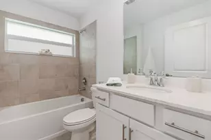 12550 Galapagos Ct, Venice, FL 34293 - Photo 16