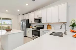 12550 Galapagos Ct, Venice, FL 34293 - Photo 10