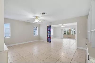 6283 Green View Circle S #102, Sarasota, FL 34231 - Photo 6