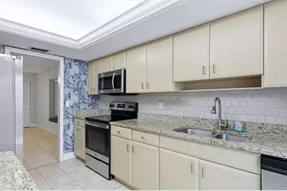 6283 Green View Circle S #102, Sarasota, FL 34231 - Photo 14