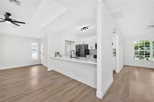 264 Periwinkle Rd, Venice, FL 34293 - Photo 14