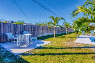 221 E Wentworth St, Englewood, FL 34223 - Photo 32