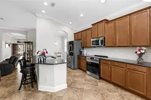 2205 Terracina Dr, Venice, FL 34292 - Photo 14