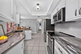 255 Mark Twain Ln, Rotonda West, FL 33947 - Photo 10