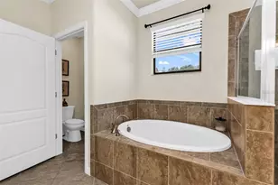 13682 Vancanza Dr, Venice, FL 34293 - Photo 38