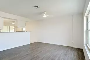 11256 Chalet Ave, Englewood, FL 34224 - Photo 6