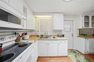 3450 Grapefruit Ln, Estero, FL 33928 - Photo 10