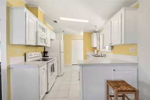 27 Turtle Bay Cir, Englewood, FL 34224 - Photo 12