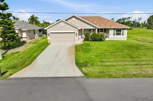 191 W Pine Valley Ln, Rotonda West, FL 33947 - Photo 1