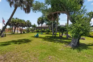 227 Long Meadow Ln, Rotonda West, FL 33947 - Photo 4