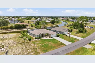 156 Mark Twain Lane, Rotonda West, FL 33947 - Photo 2
