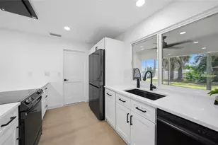 2506 Lakeshore Cir, Port Charlotte, FL 33952 - Photo 10