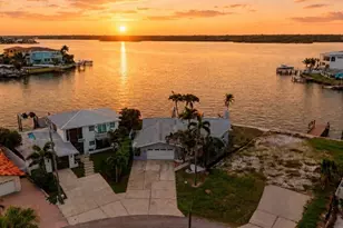 16115 4th St E, Redington Beach, FL 33708 - Photo 1