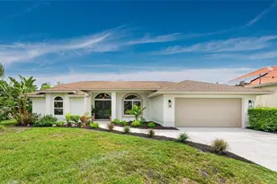 17 Sportsman Ln, Rotonda West, FL 33947 - Photo 2