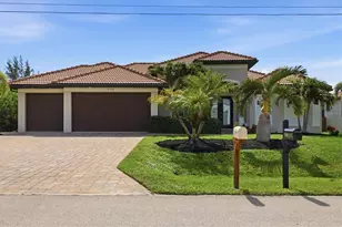 8330 Tracy Cir, Port Charlotte, FL 33981 - Photo 2