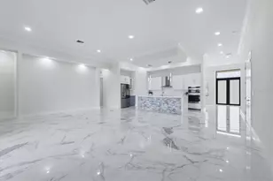 9222 Rosebud Cir, Port Charlotte, FL 33981 - Photo 8