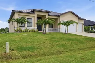 9222 Rosebud Cir, Port Charlotte, FL 33981 - Photo 4