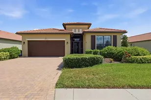 20252 Pezzana Dr, Venice, FL 34292 - Photo 4