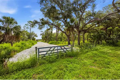 S Moon Drive, Venice, FL 34292 - Photo 2