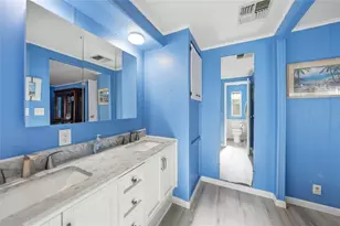 195 S Fiji Cir, Englewood, FL 34223 - Photo 20